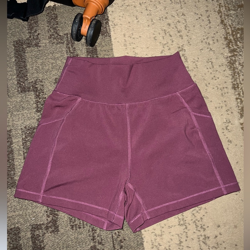 Alphalete surface shorts 4 inch, size xs, color purple/violet